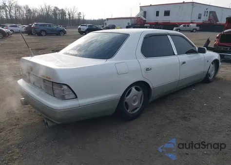 1998 Toyota Celsior z USA, uszkodzony, nr VIN UCF200142850